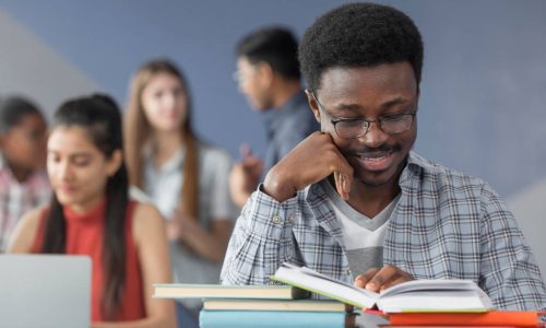 دراسة مبادئ الخدمة المسيحة والاعداد للخدمة الرعوية